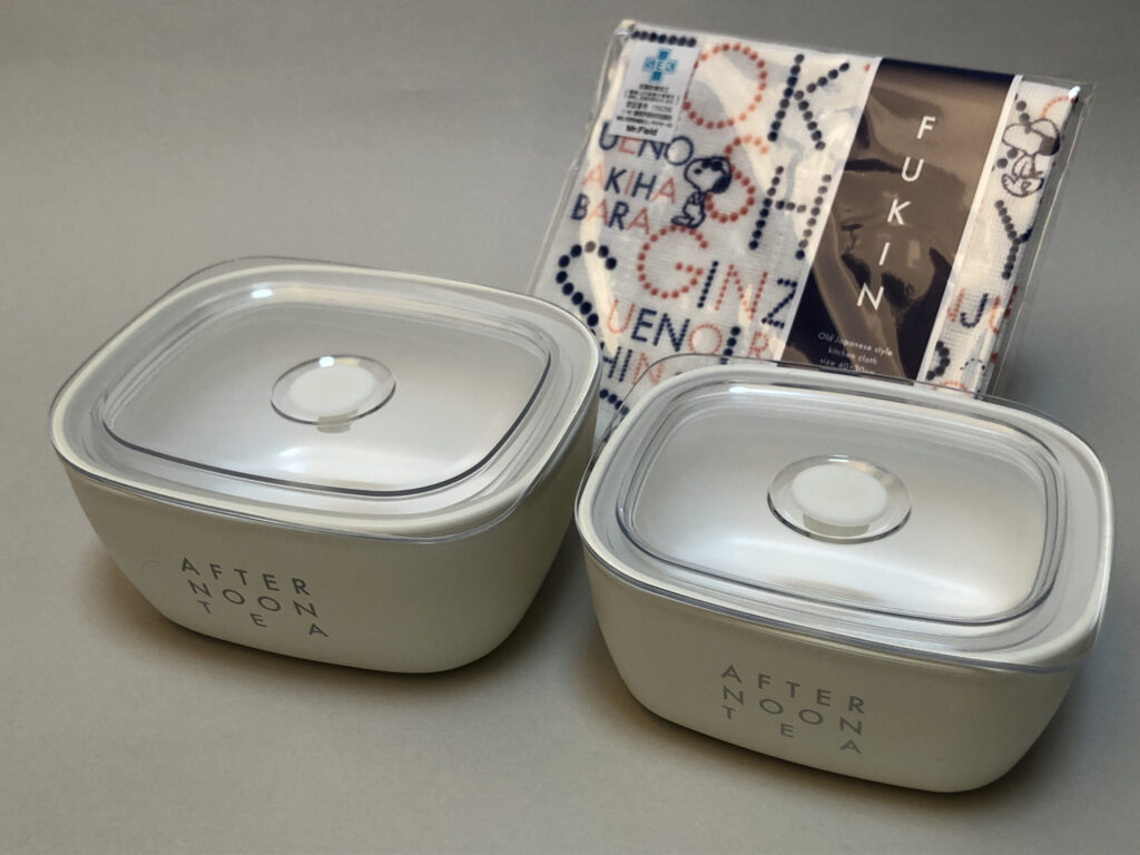 ロゴワークス　抗菌保存容器セットと布巾