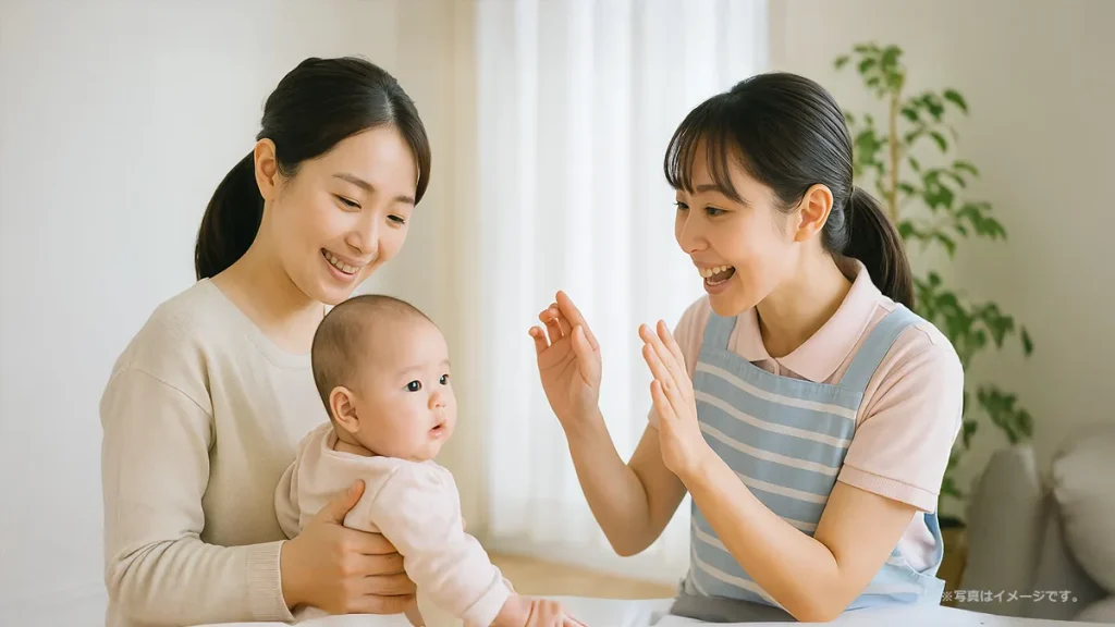 ベビーサインについて学んでいるお母さん